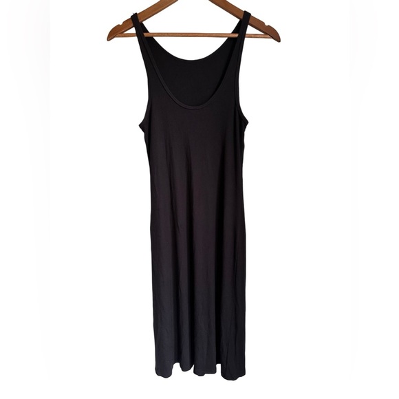 Wilfred Aritzia Free Ribbed Midi Tank Dress Black | Minimalist Capsule Wardrobe - Picture 3 of 3